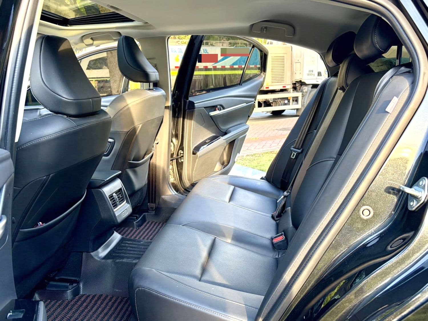 Toyota Camry 2024 8
