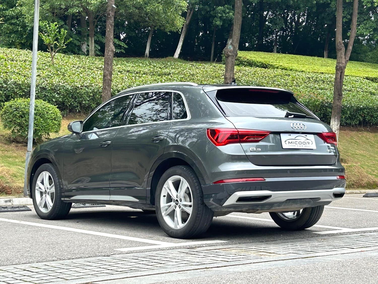 Audi Q3 10