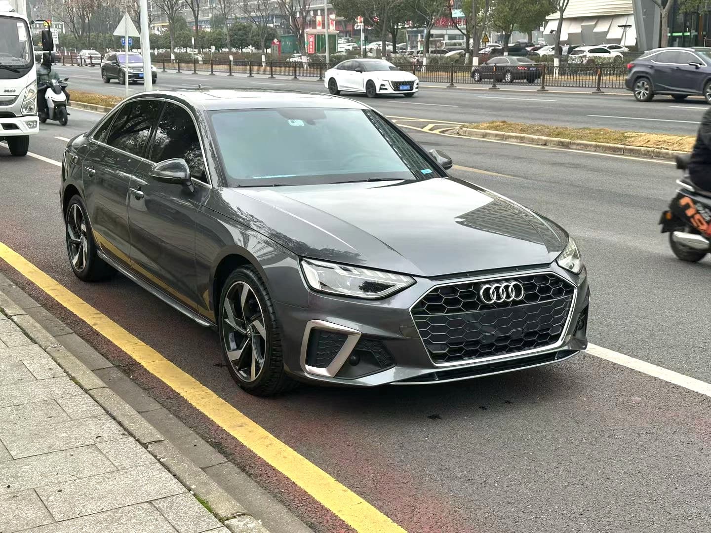 Audi A4L 4