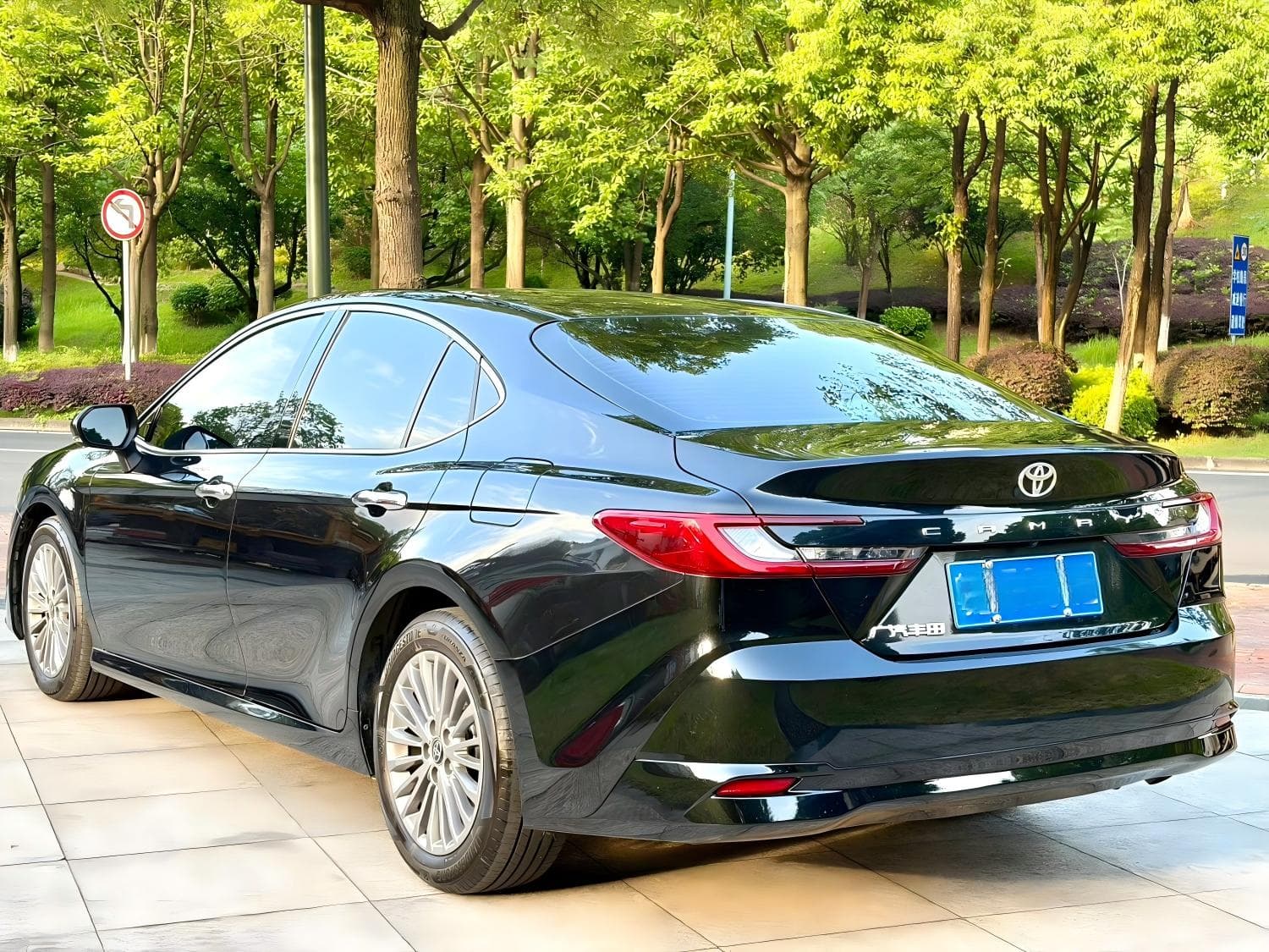 Toyota Camry 2024 6
