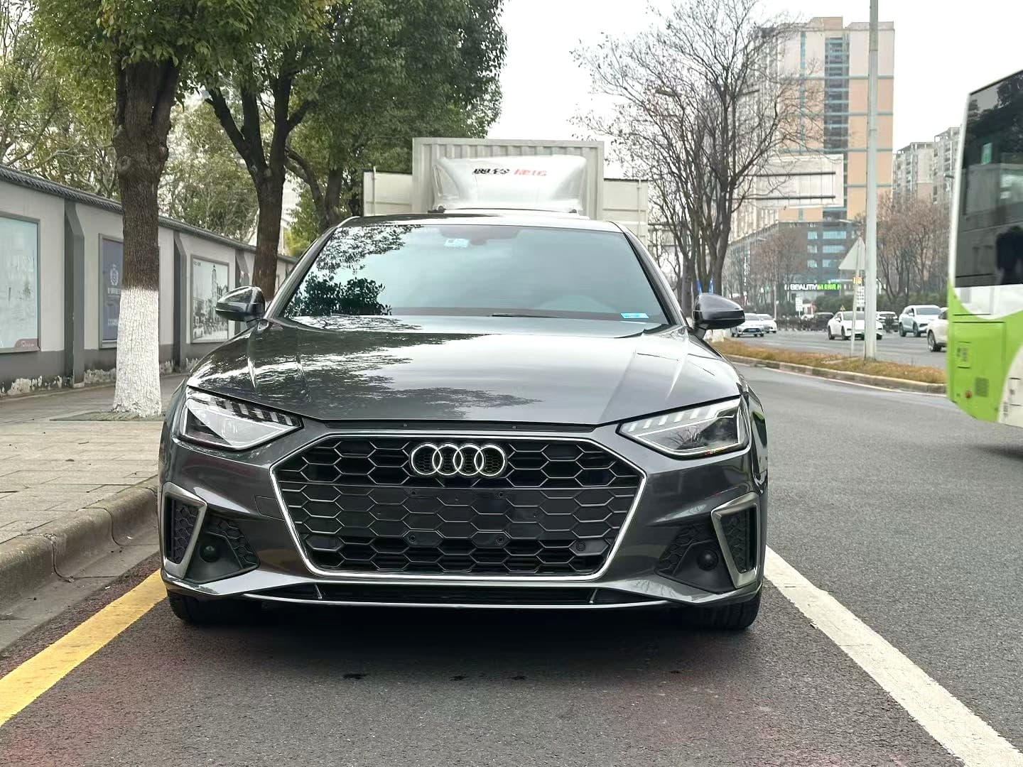 Audi A4L 3