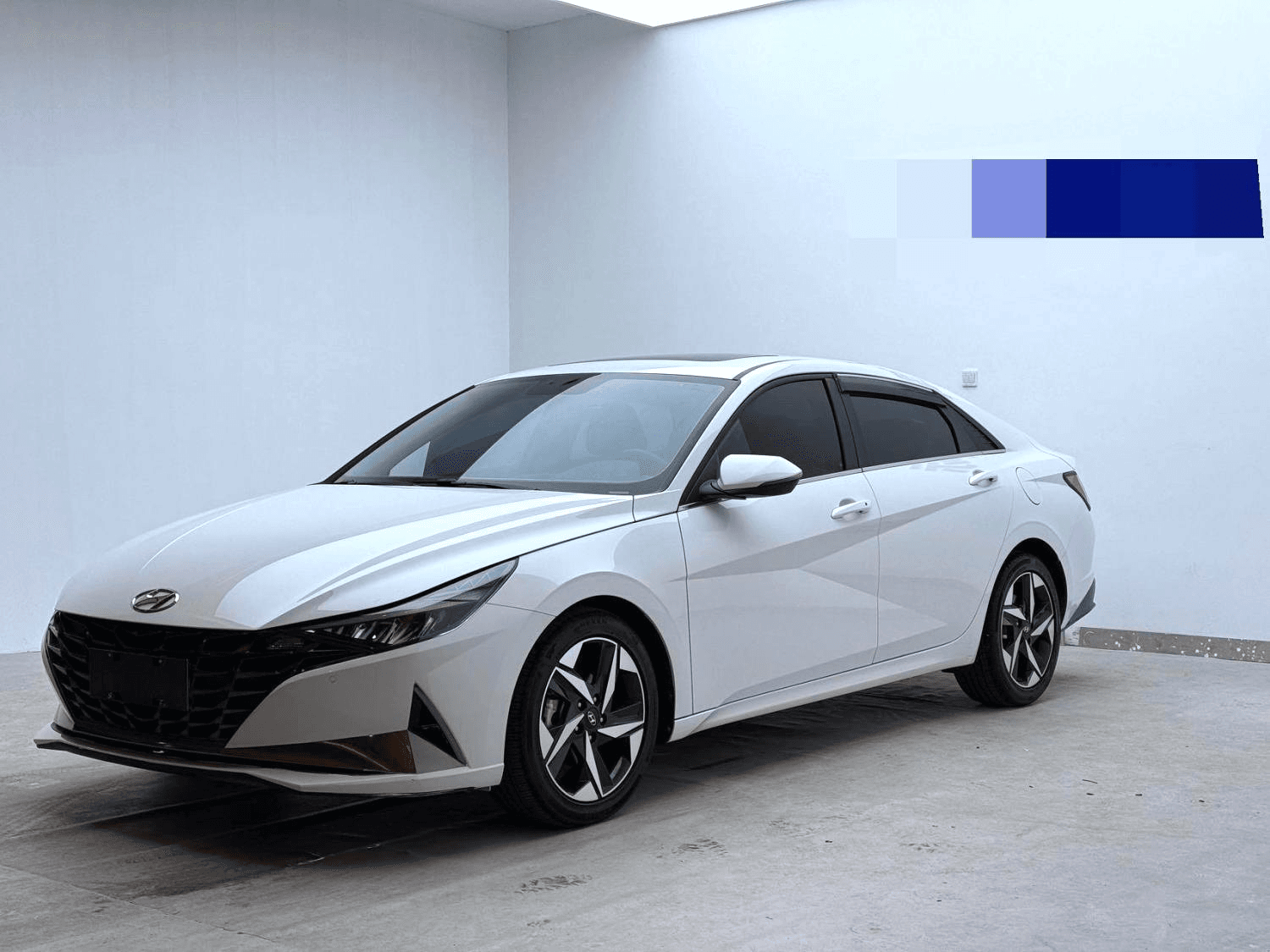 Hyundai Elantra 8